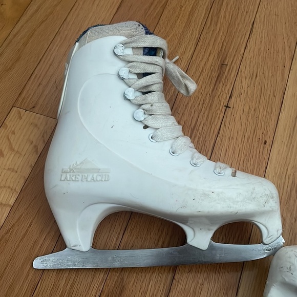 Lake Placid Molded Ankle Support Ice Skates - Picture 9 of 10
